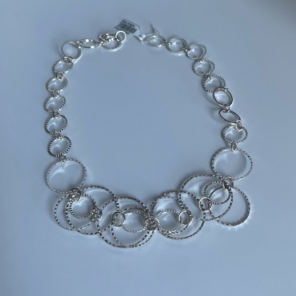 💕3/20$ NWT Bijou Brigitte Delicate Circle Necklace - Picture 2 of 2